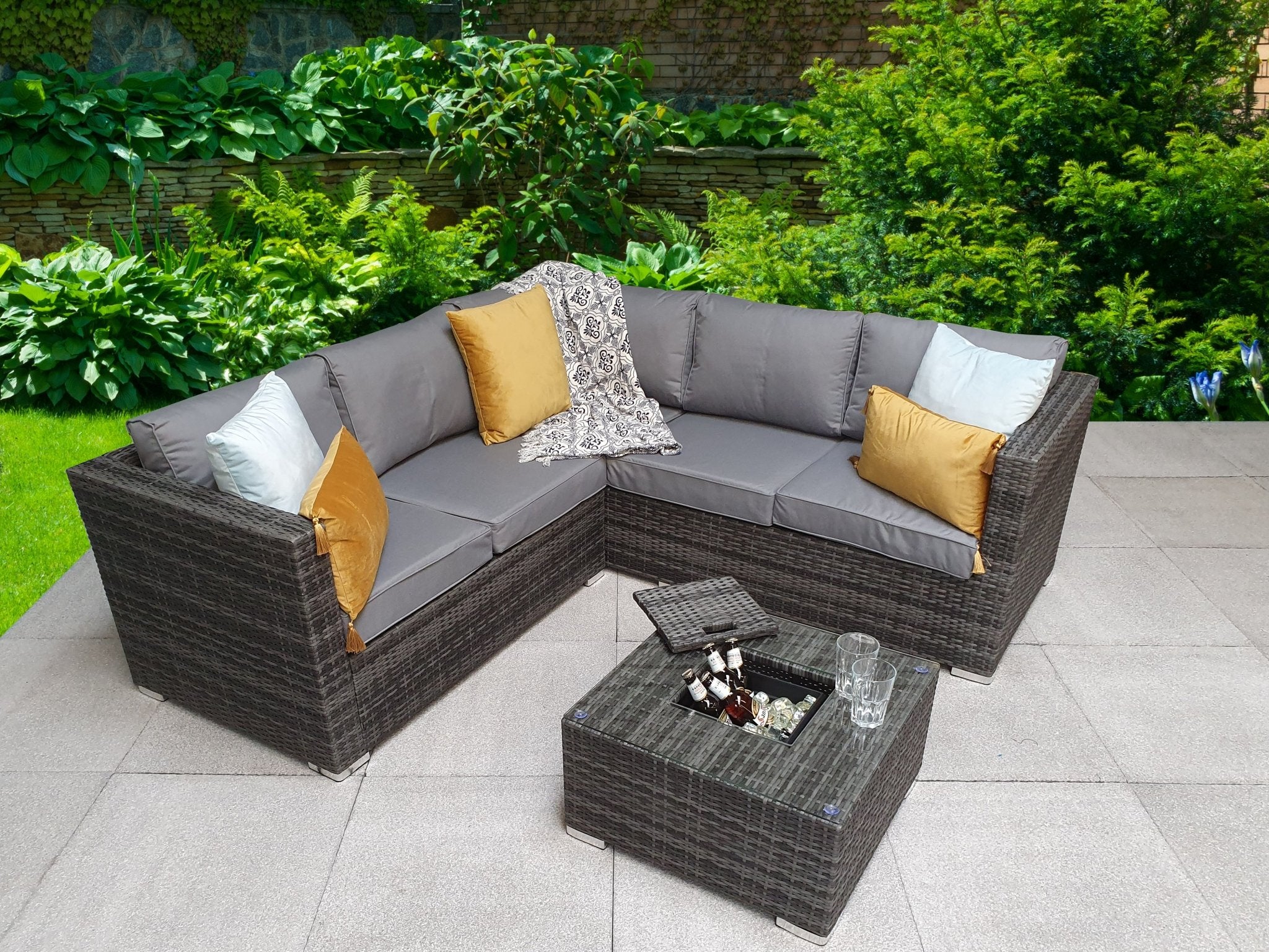 Georgia Rattan Corner Square Corner Sofa – Grey With Ice Bucket