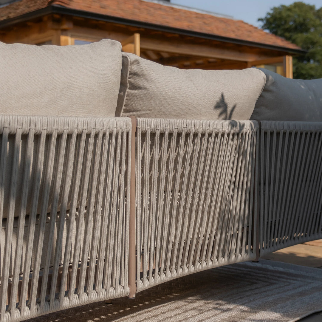 Havana Square Corner Rising Dining with stools