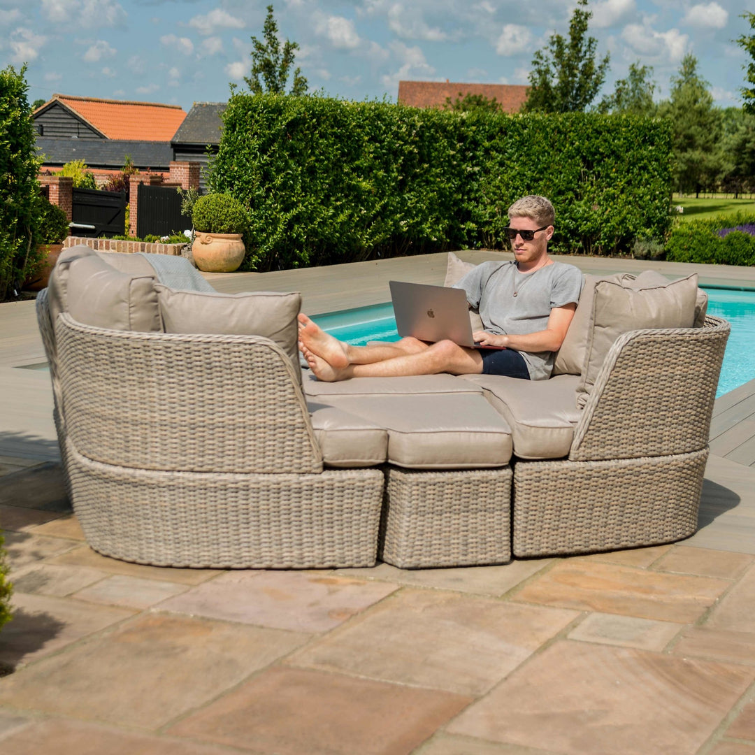 Cotswold Daybed - Modern Rattan